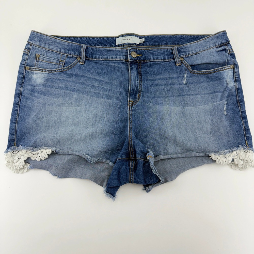Torrid Women's 26W Distressed Denim Shorts Blue Lace Crochet Trim 4" Inseam